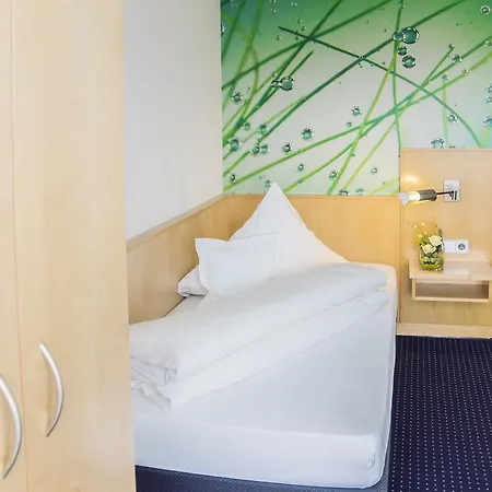 Stausee-hotel ホテル