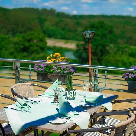 Stausee-hotel ホテル