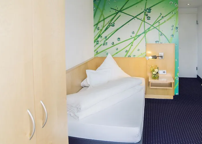 - ستاوسي فندق