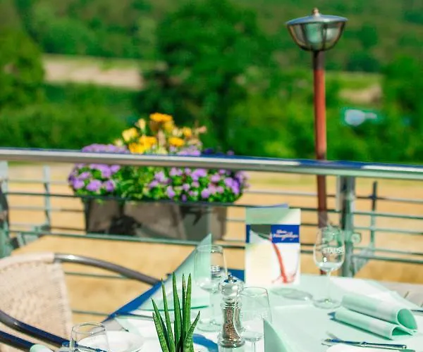 فندق - ستاوسي