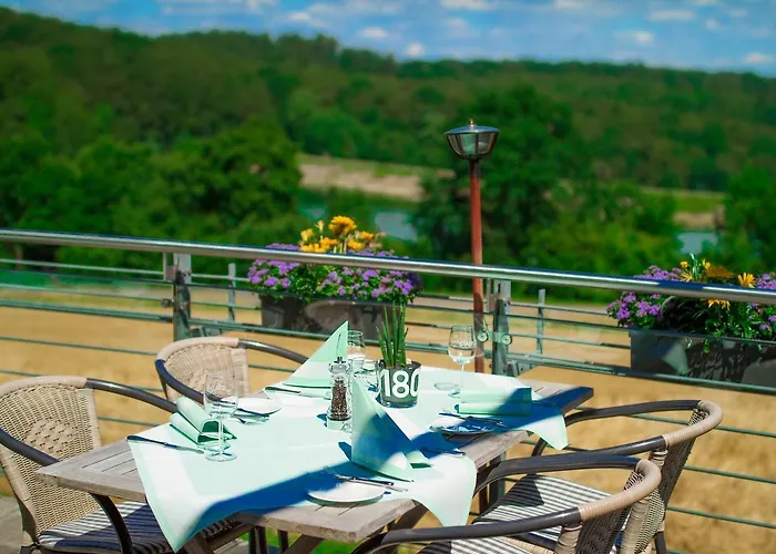 - ستاوسي فندق