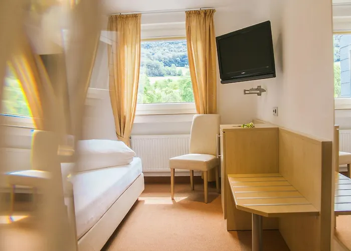 - ستاوسي فندق